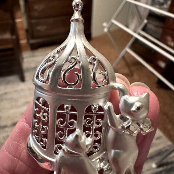 Danecraft Brushed Silver Tone Cat Brooch - Picture 5 of 7